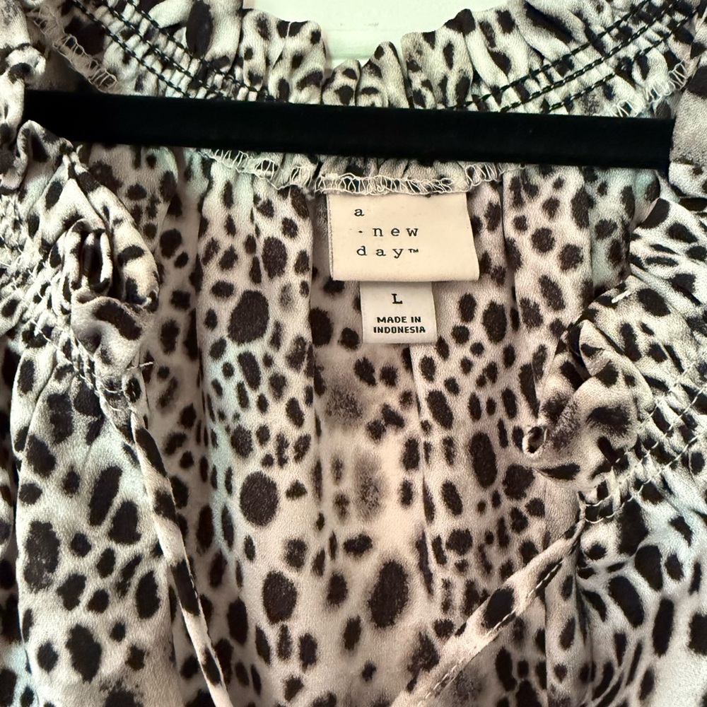 A New Day ~ Black and White Leopard Print Blouse - Picture 2 of 8